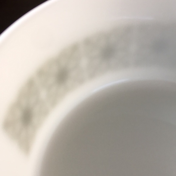 Vintage Pyrex 2.5 Qt. Casserole Dish - Picture 4 of 14